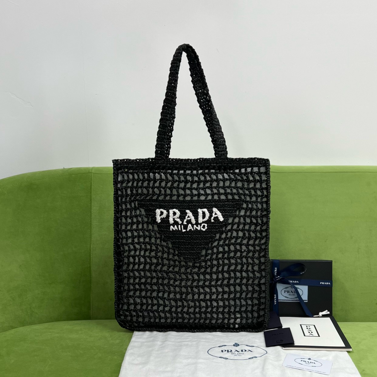 Prada_1BG393_Tote-36x3x3